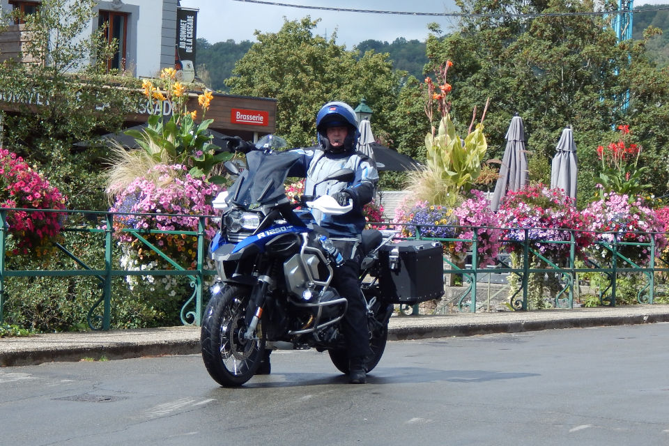 Motorrijbewijspoint Horst examengarantie AVB en AVD